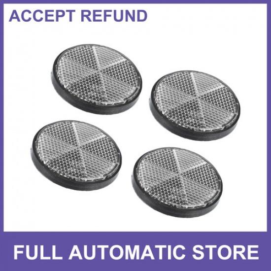 Четыре белых пластиковых светоотражателя с универсальным винтовым креплением M6x10.