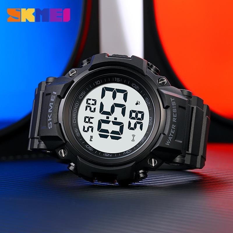 Trendy men's large dial digital display watch, multi-functional male student chronograph waterproof sports watch