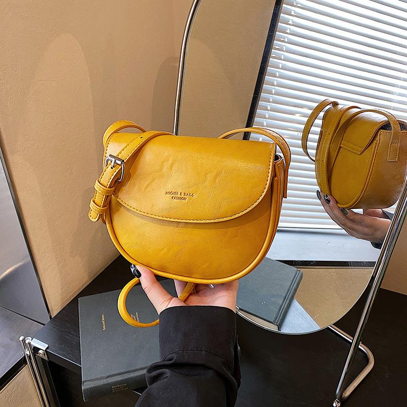 Premium Sense Saddle Bag Bag Women's New Trendy Fashion Versatile Shoulder Bag Retro Versatile Messenger Bag