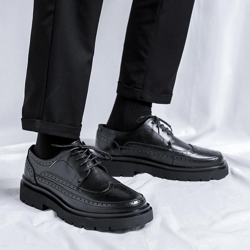 British Style Platform Casual Shoes 2024 New Comfortable Casual Shoes Classic Business Oxford Shoes All-match Brogue Male Shoes