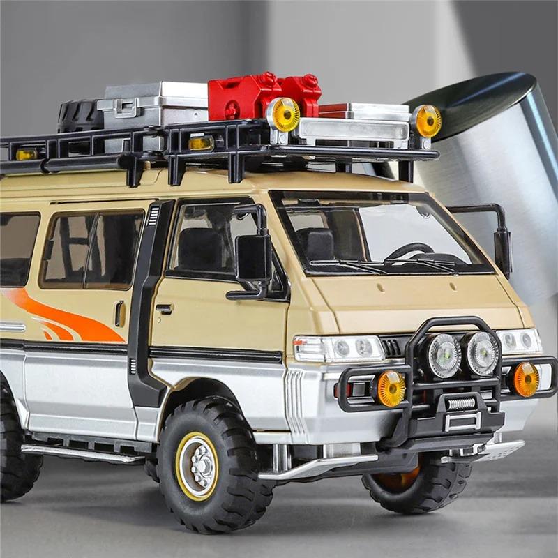 1:24 Mitsubishi Delica Geländewagen Allradantrieb MPV Druckgusslegierung Metall Auto Modell Sound & Licht Klassische Simulation Sammlerstücke