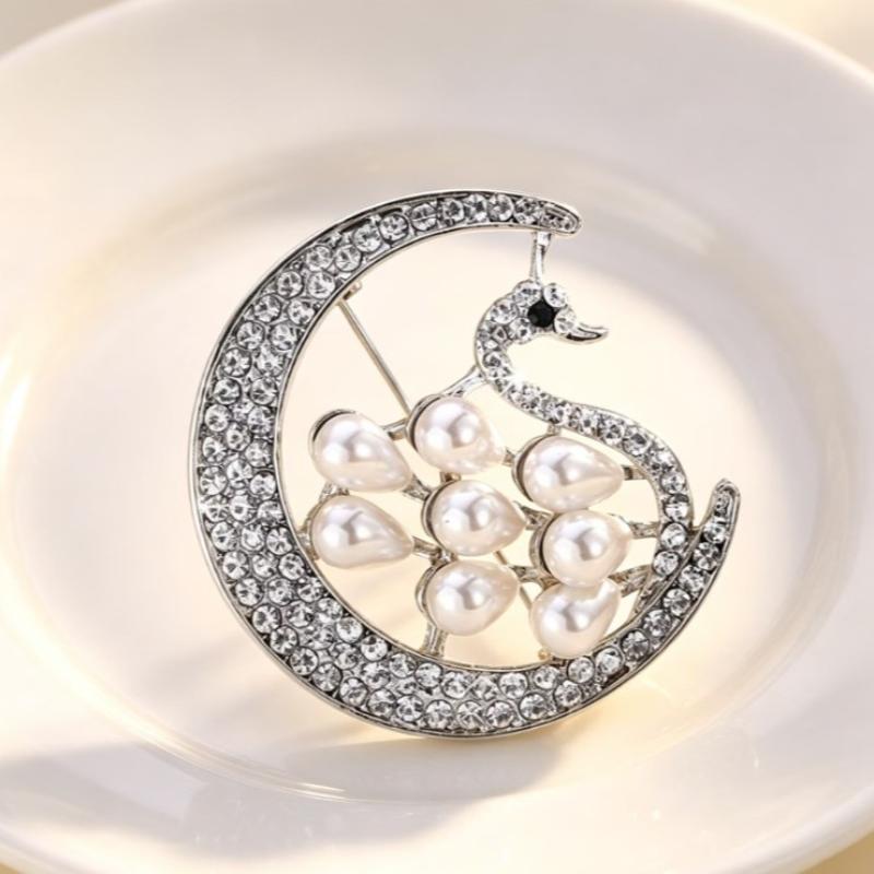 New French Style Elegant And Luxurious Cubic Zirconia Swan Brooches For Women Suit Sweater Fashion Simple Accessories Pins