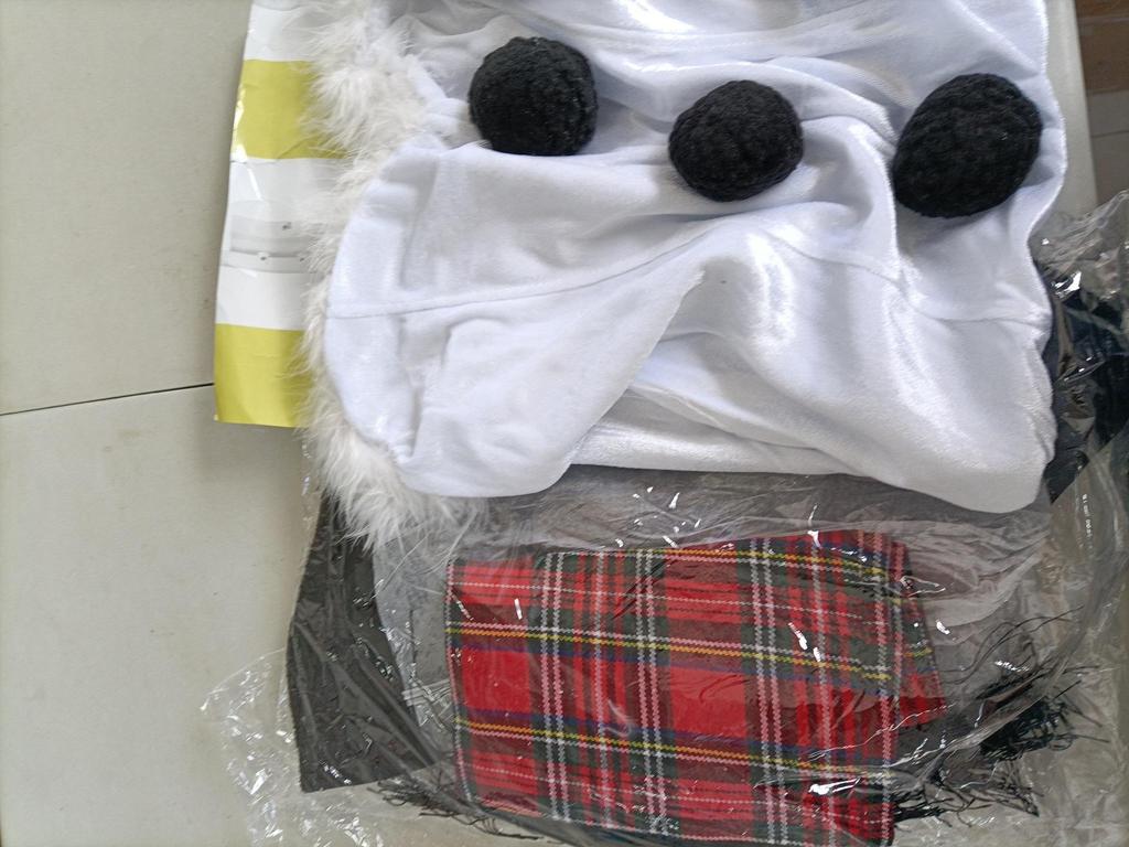 European & American Christmas Costumes: Adorable White Furry Snowman Outfits for Couples, Perfect for Holiday Parties