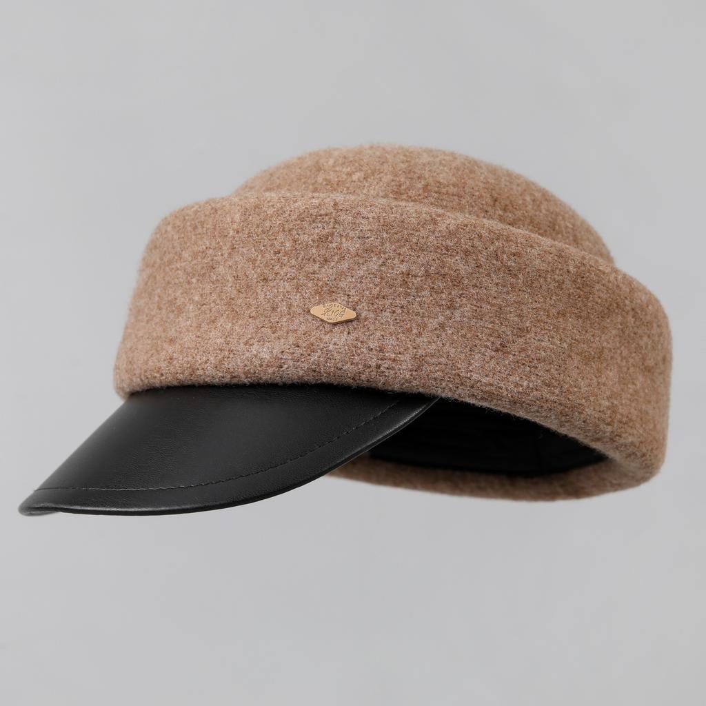 British retro equestrian hat women's autumn and winter versatile face small knitted cap fashionable and elegant temperament top hat