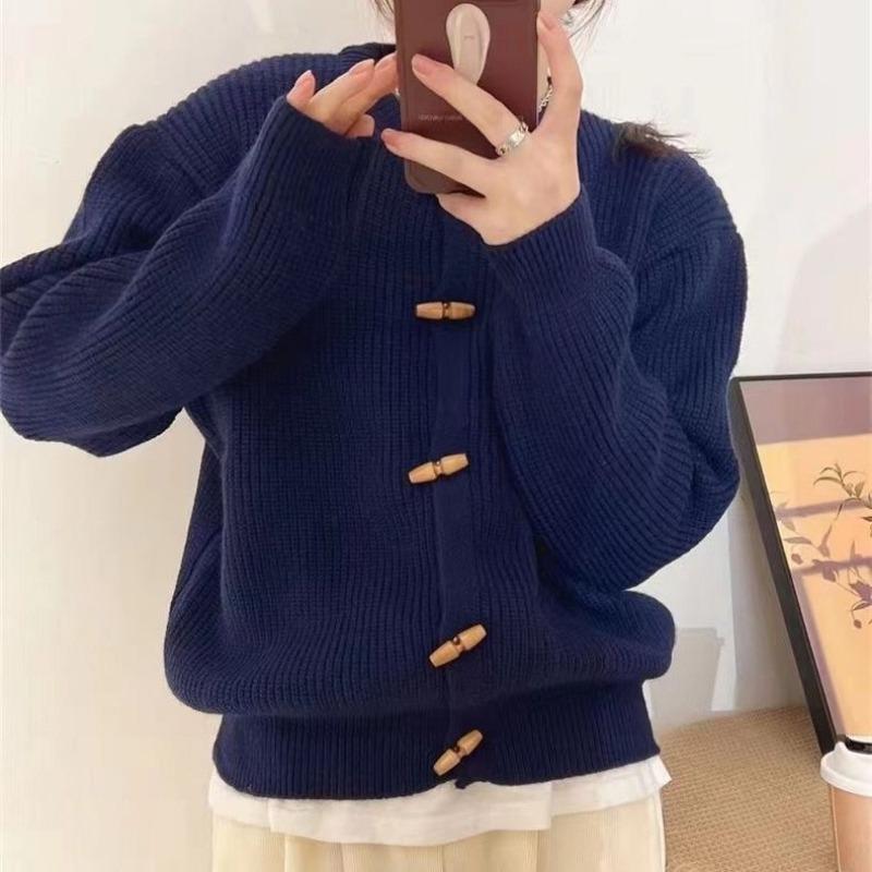 Retro horn buckle crew neck knitted cardigan women's autumn and winter new loose lazy wind sweater jacket top trendy