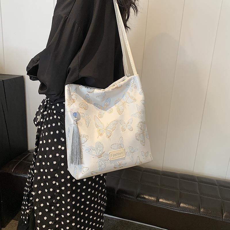 Style Water Bucket Bag For Women With Pu Material And Zipper Closure For Daily Use