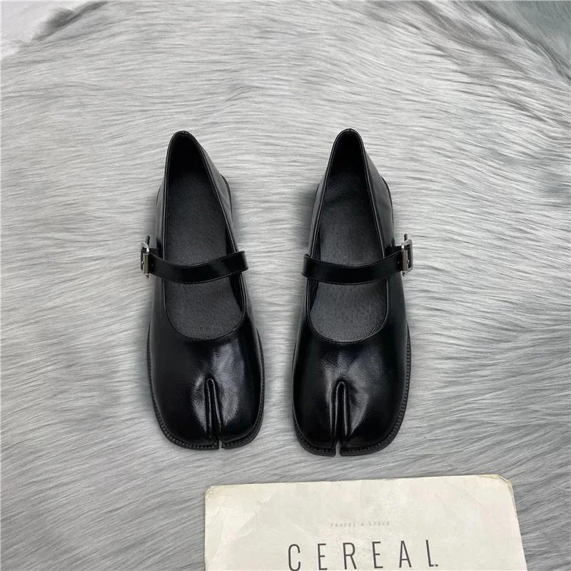 Fashion Novelty Split Toe flat shoes woman quality leather mary janes Japanese style trotters flats ankle bele Tabi ninja loafers women