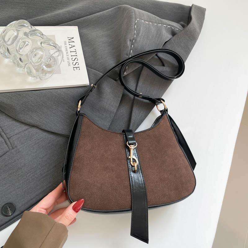 

New retro soft leather crescent bag women s bag textured commuter bag shoulder bag messenger bag