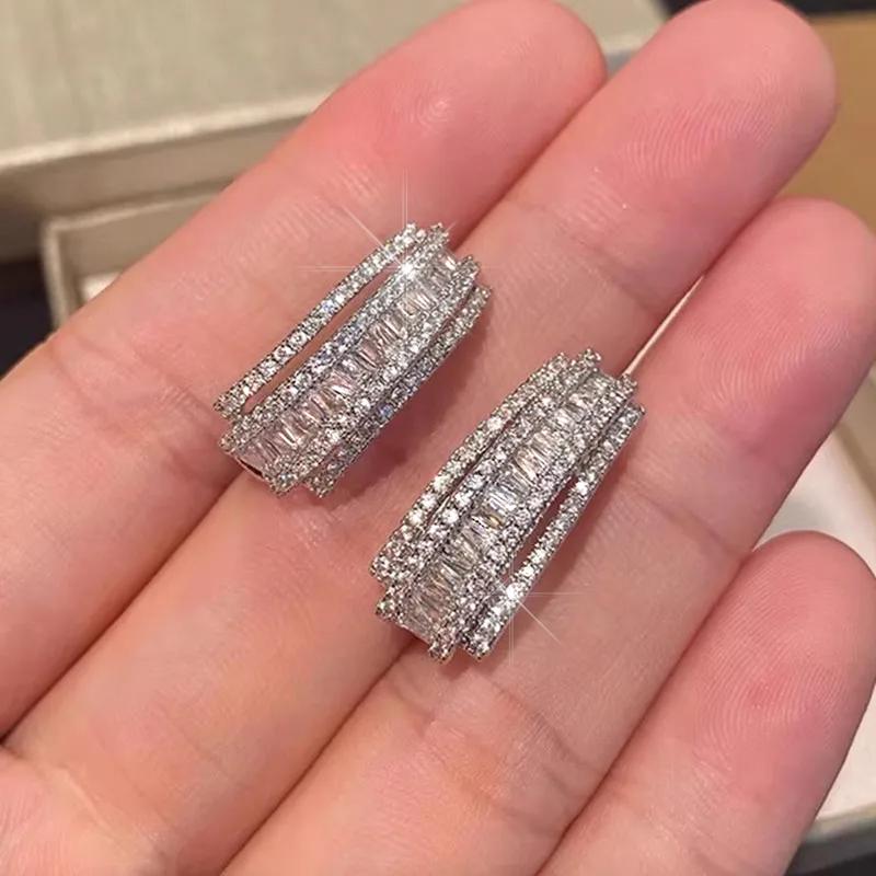 Huitan Trendige Damen Creolen Funkelnder Kristall Zirkonia Luxus Damenohrringe Neu Hochzeitsparty Mode Zirkon