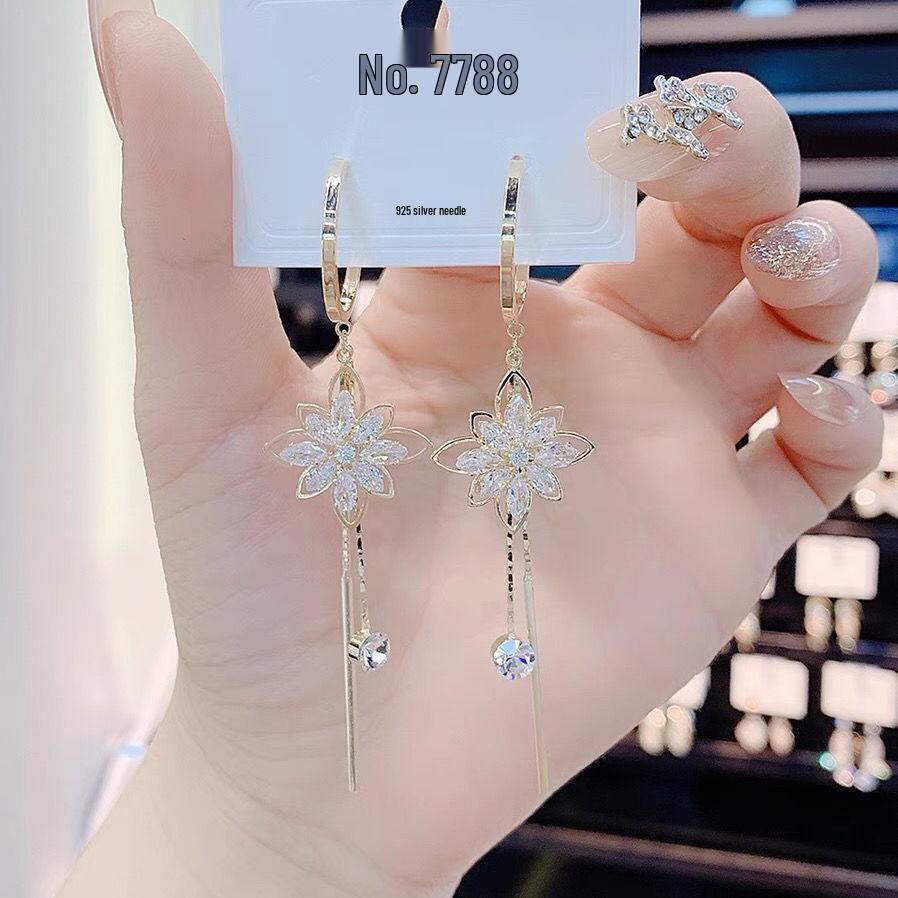 Korean Style Crystal Flower Tassel Earrings: Elegant, Face-Slimming, Fashionable, Long, Trendy Women's Accessory