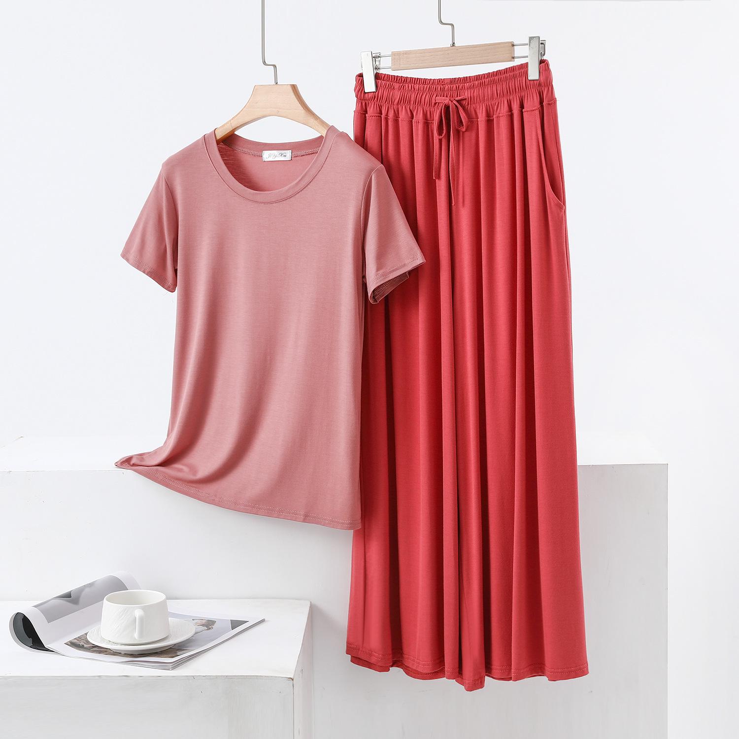 

Летний модальный повседневный комплект большого размера из двух предметов с футболкой с круглым вырезом и брюками с широкими штанинами Extra Large