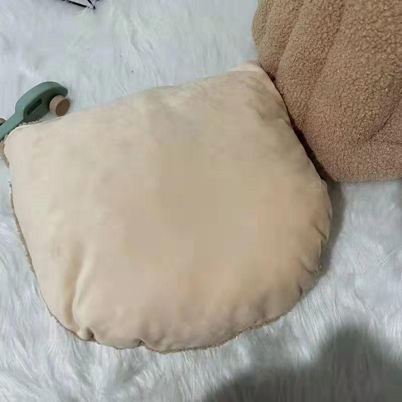 Doghouse Four Seasons Pet Nest Autumn and Winter New Teddy Fleece Semi-closed Bear Slippers Pet Cat Nest