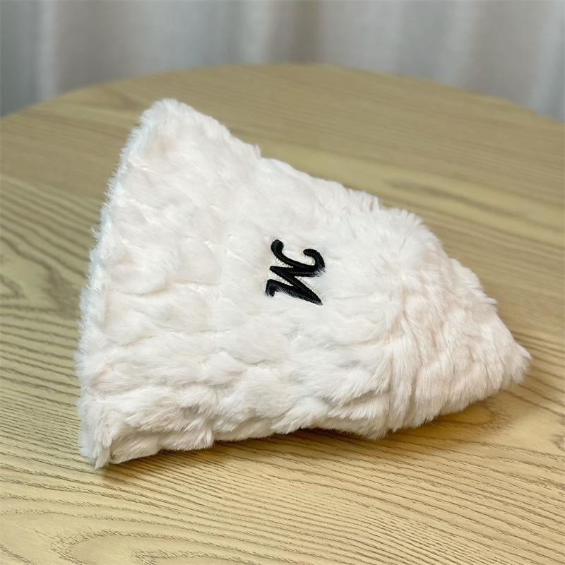 Fischerhut Kinder Herbst und Winter Warm Stickerei Alphabet Lammfell Bucket Hat Ohrenschützer Kältehut