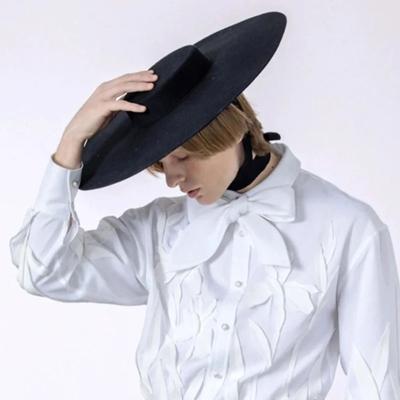Catwalk Wool Felt 4cm Hat High Simple Oversized Wide Brim Shallow Top Shallow Top Fedora Caps Men Women Designer Flat Top Hat