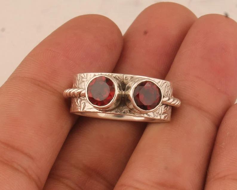 Red Garnet Gemstone Spinner Band Ručně vyrobený designový prsten, Jedinečný dárek, Spinner Ring, Unisex prsten, Statement Ring