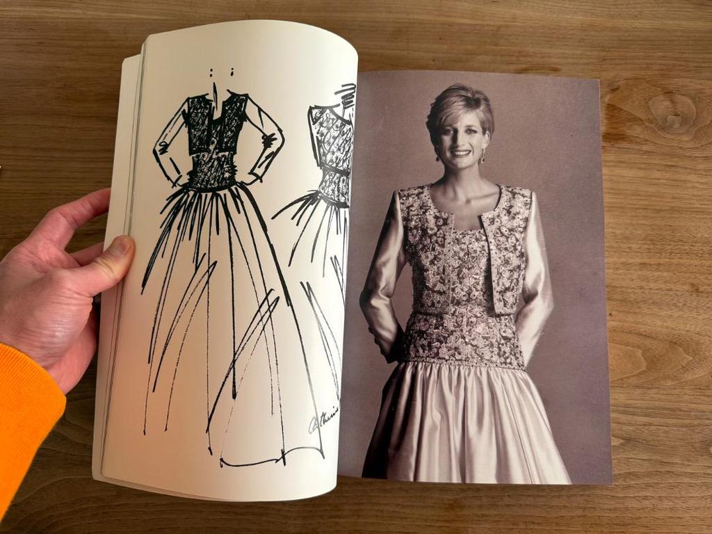 [USED] Books DRESSES from the Collection of Diana