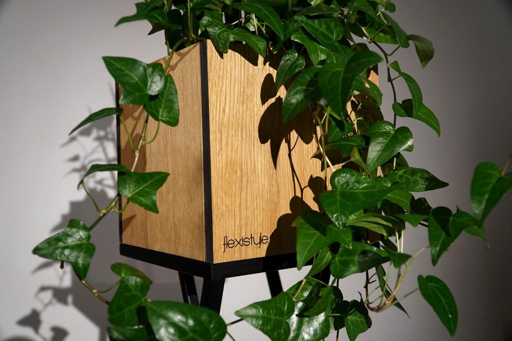 Shape Oak loft plant stand 22x22x80 cm