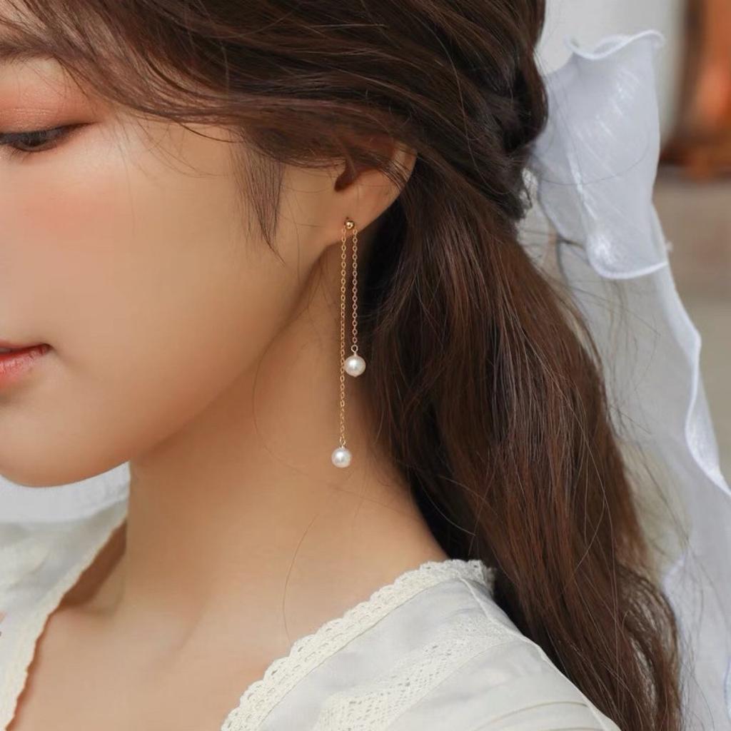 Feedback, natural freshwater pearl earrings, stud earrings, 14K gold-wrapped earclips, niche design earrings, women's earrings.