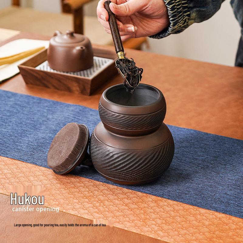 Large Retro Jianshui Purple Clay Gourd Jar for Pu'er and Green Tea Storage