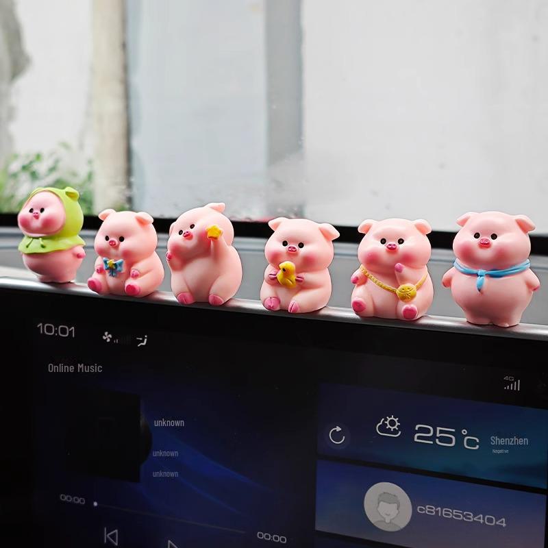 Cute Piglet Car Dashboard Ornament - Mini Interior Decoration