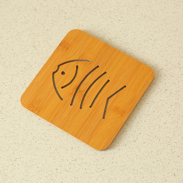 Hollow Wooden Anti Slip Coaster Home Wooden Cartoon Insulation Pad Thickened Heat-resistant and Heat-insulating Mat for Kitchen