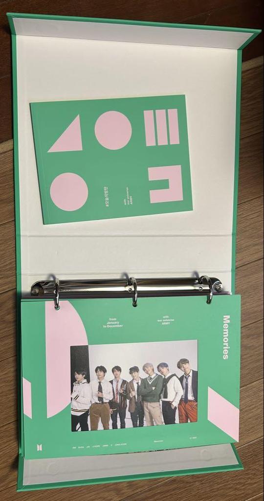 [USED] BTS Memories of 2020 binder CD