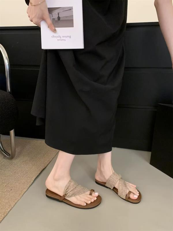 Fashion Low Slippers Casual Beach Shoes Slipers Women Rubber Flip Flops Slides Luxury Sabot 2025 Hawaiian Flat Hoof Heels Cross-tied