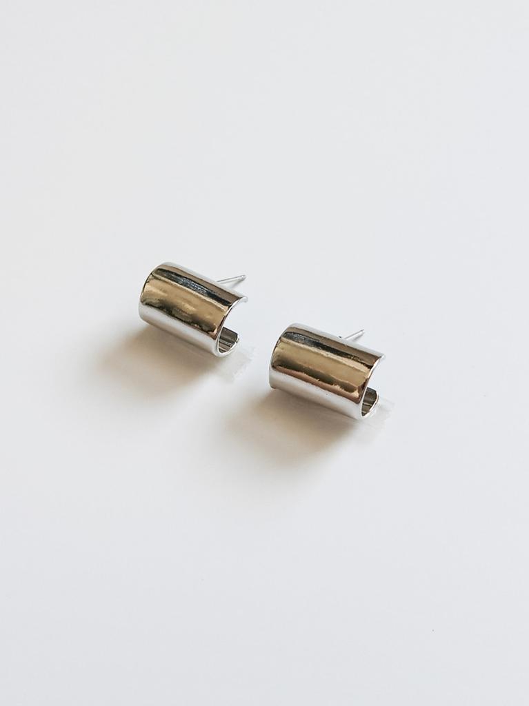 Sosoo Wide Curve Earrings