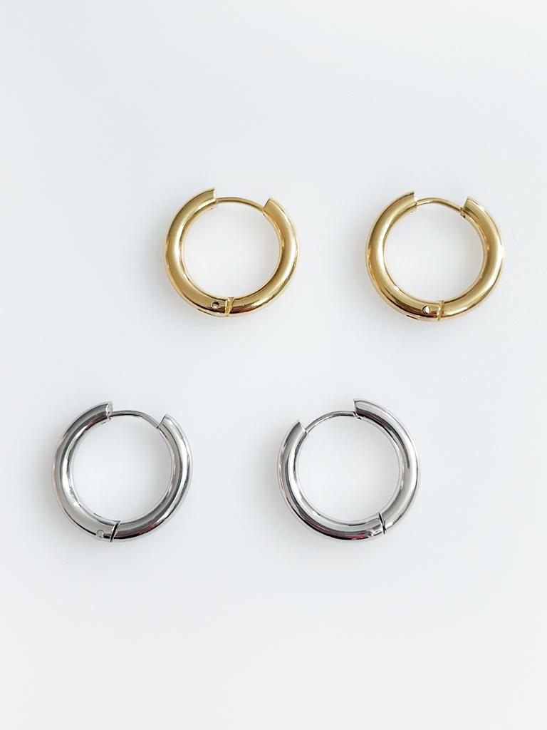 August Harmony 20Mm Pipe Hoop Earrings