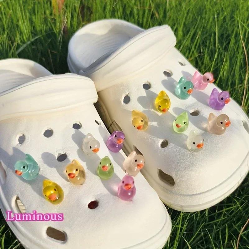 Luminous 3D Duck Shoe Charms Set Cute Christmas Theme DIY Detachable Buckle Shoe Decorations Advanced Shoe Accessories