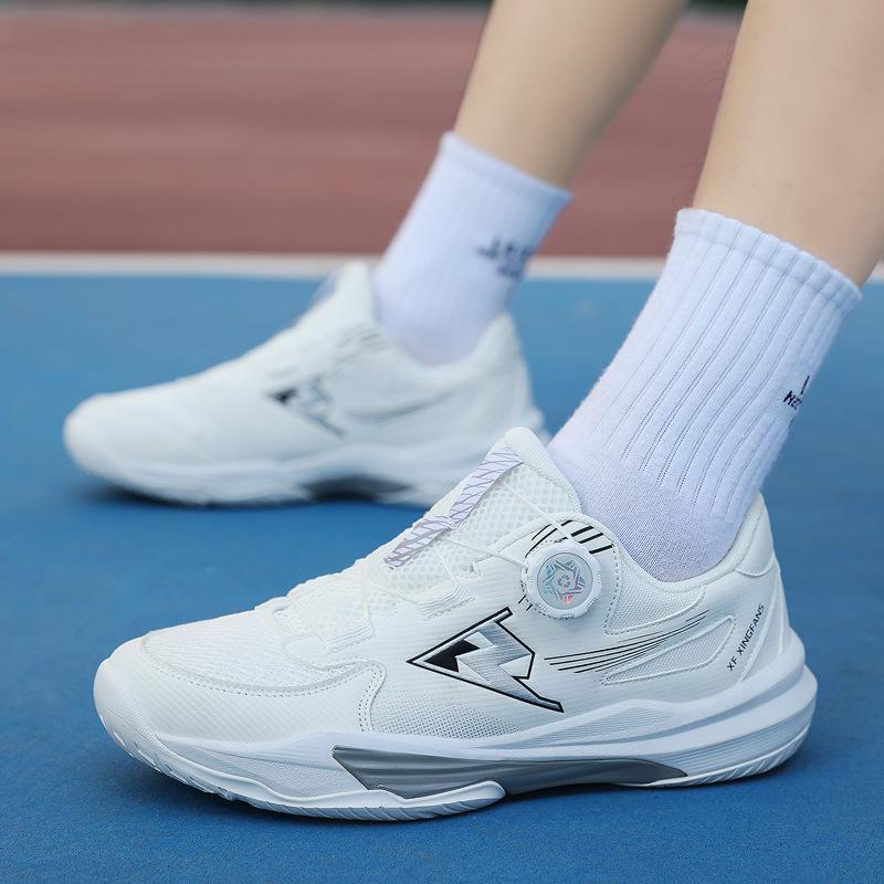 New lightweight tennis shoes daily sports badminton shoes table tennis shoes