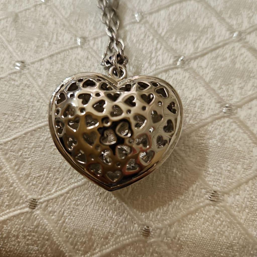 Used design necklace