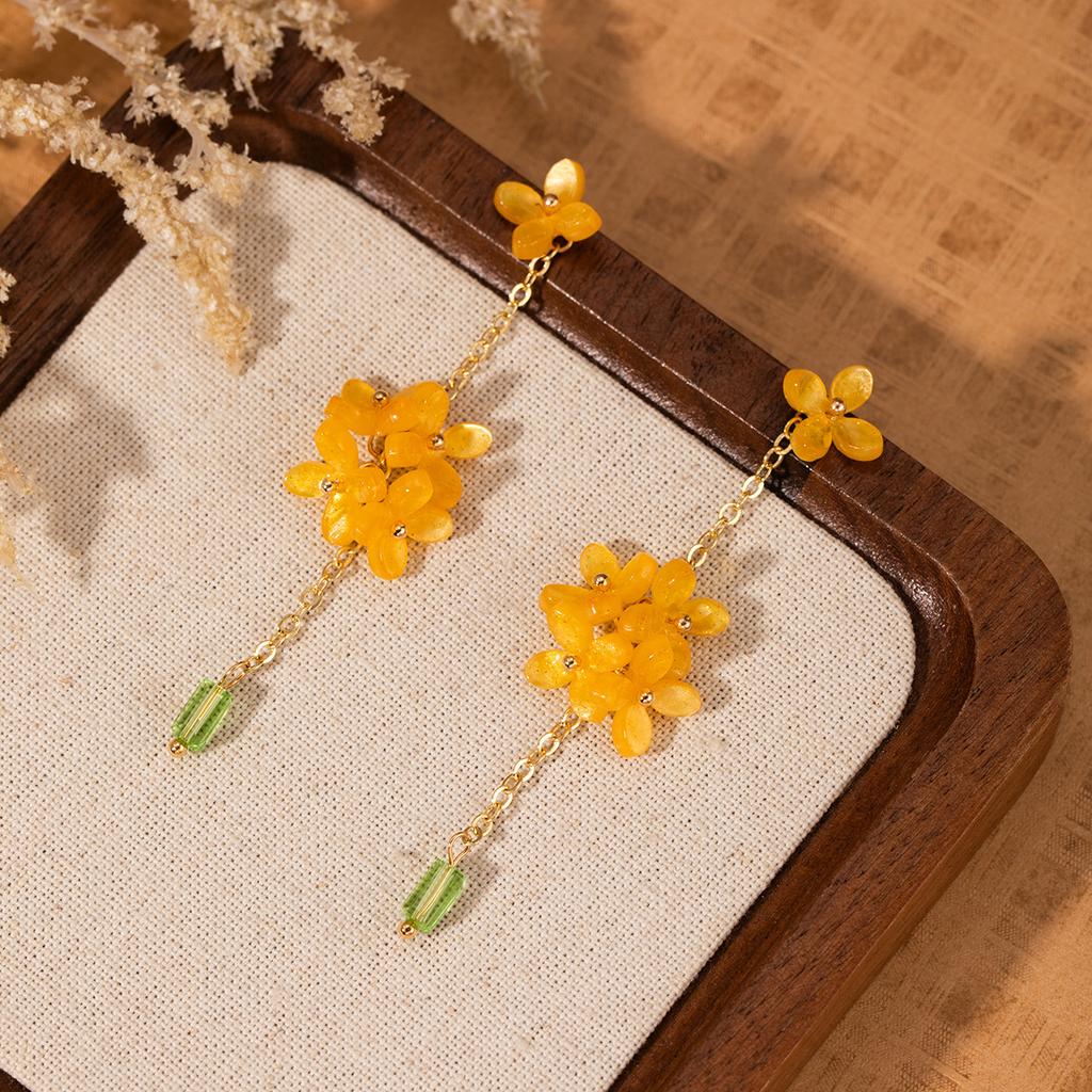 Retro Oil Painting Style Osmanthus Fringed Stud Earrings Design Long Yellow Flower Fringed Ancient Style