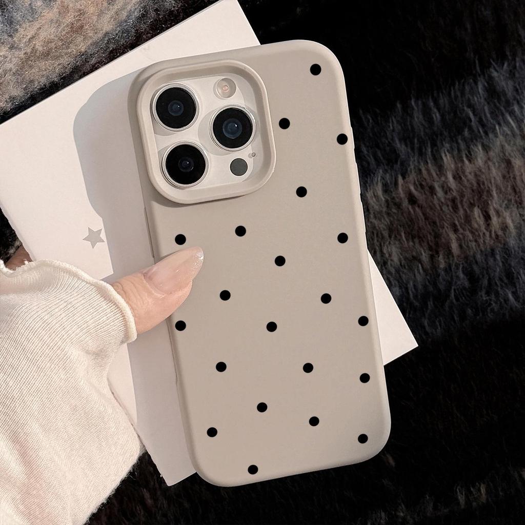 Proste czarne etui w kropki odpowiednie dla telefonów Apple