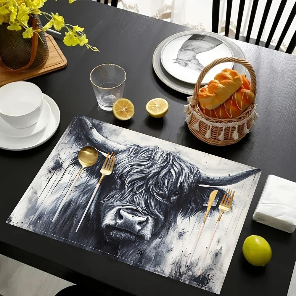 Set da 4 tovagliette con Stampa di Mucca delle Highlands Scozzesi Artistiche per Ristorante, Caffè, Tavola, Accessori Decorativi Stile Nordico Arredamento per la Casa
