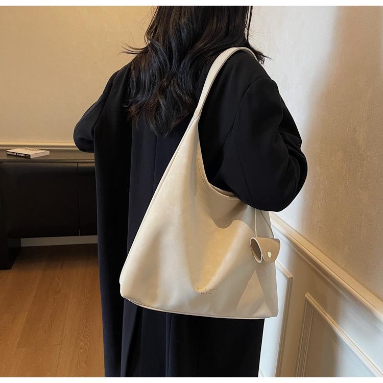 2025 Autumn/Winter Versatile Work Commute Shoulder Bag & Trendy Underarm Bucket Handbag
