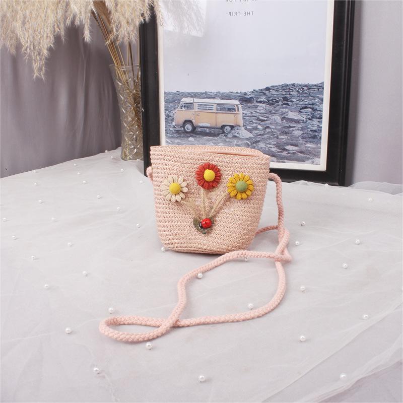 

Fashionable New Trend Diagonal Grass Woven Messenger Bag Cute Portable Shoulder Bag
