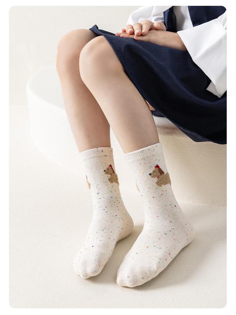 Cute Children's Mid-Calf Cotton Socks for Girls - Cartoon Bear and Dot Design for Spring, Autumn, and Winter.