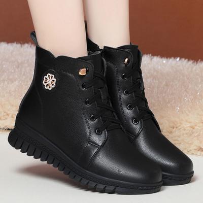 Autumn and Winter Cotton Shoes Women's Non-slip Flat-soled Short Boots Fleece Leather Shoes  Elderly Women's Shoes Soft-soled Martin Boots