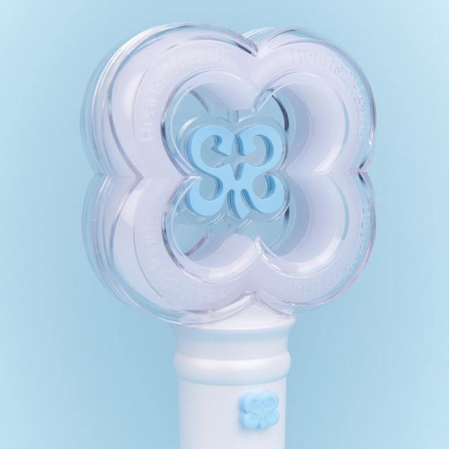 Pre-order Hearts2Hearts Official Light Stick