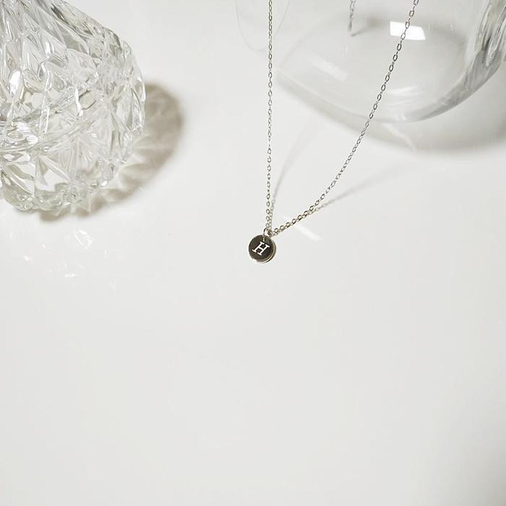 Life Item Silver Initial Engraved Circle Coin Pendant Necklace (S11432919)