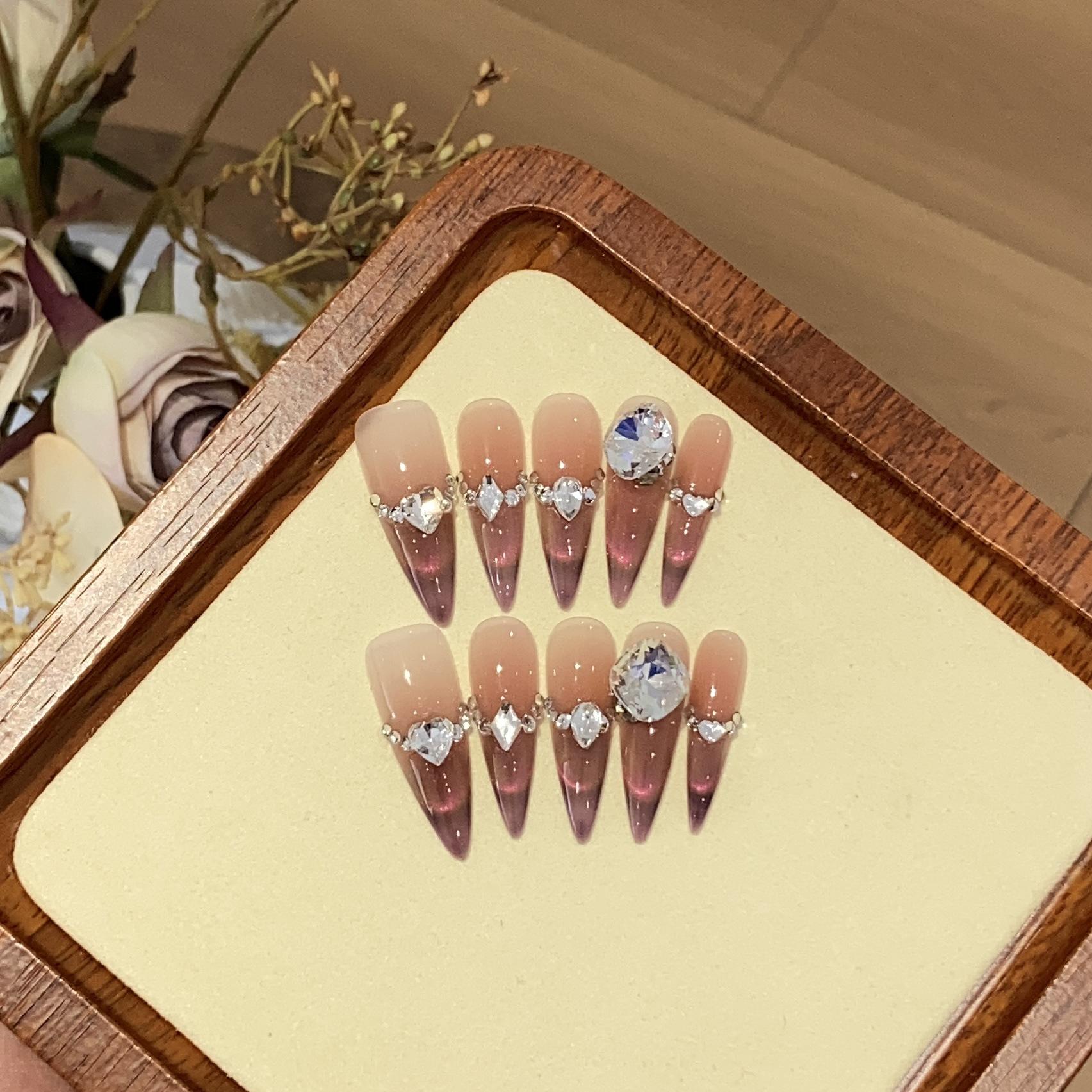 

Градиентная Аврора Пудра Улыбка Кошачий глаз Французский Клинок K9 Дрель Сердце Топ Ношение Брони L