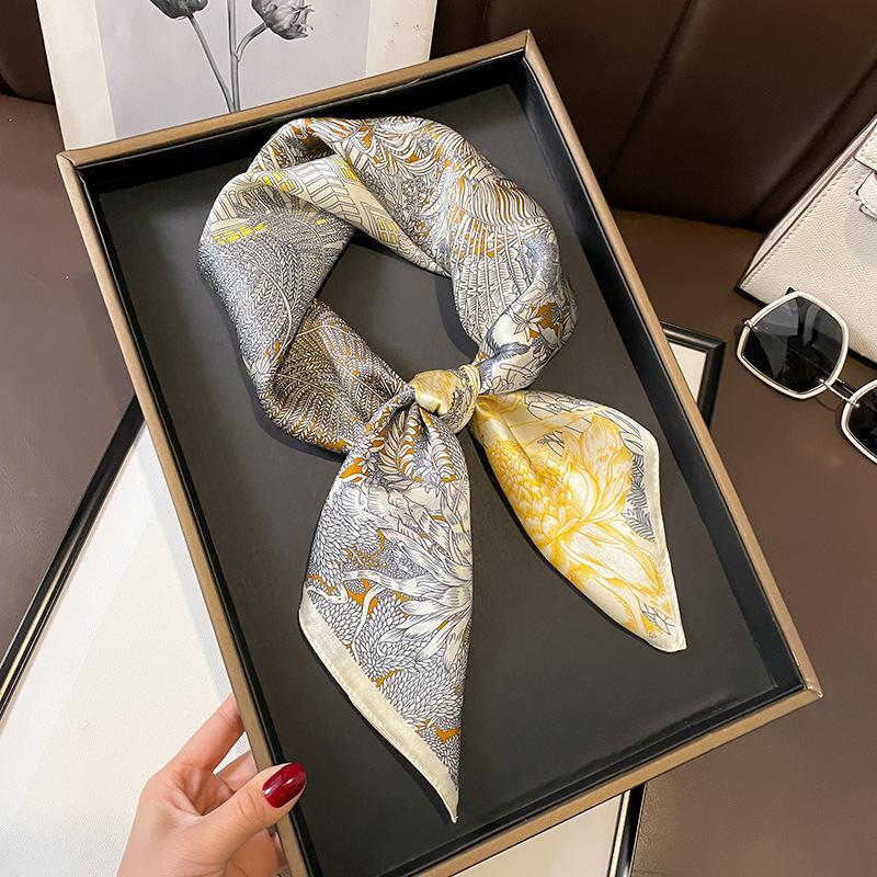 

Tropical jungle 100% mulberry silk silk scarf spring and autumn new versatile fashion decorative temperament 70 small square scarf 68*68cm