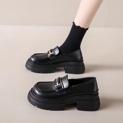 Slipper Damen 2025 neu Herbst Plateau Retro Ein-Pedal kleine Lederschuhe Britischer Stil schwarz Damen ins
