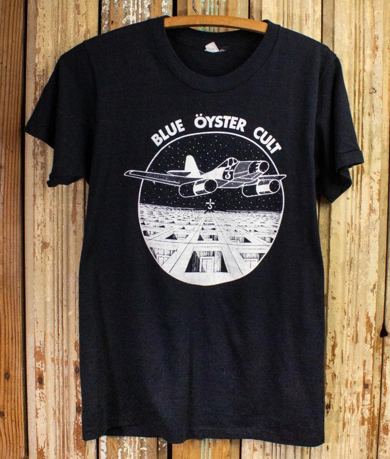 

Vintage 1974 Blue Oyster Cult Secret Treaties Concert 1974 T-shirt, size S-4XL XL