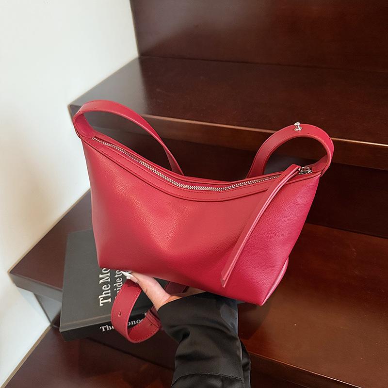 High Sense Niche Spring and Summer Dumpling Bag Women's New Fashion Light Luxury Versatile Single Shoulder Messenger Bag Tide