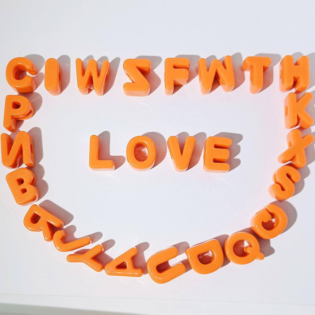 26 Stora 6 mm Hål Bokstavspärlor 20 mm A till Ö för DIY Smyckestillverkning Kit Armband nyckelring och Lärare för att Lära sig Bokstäver