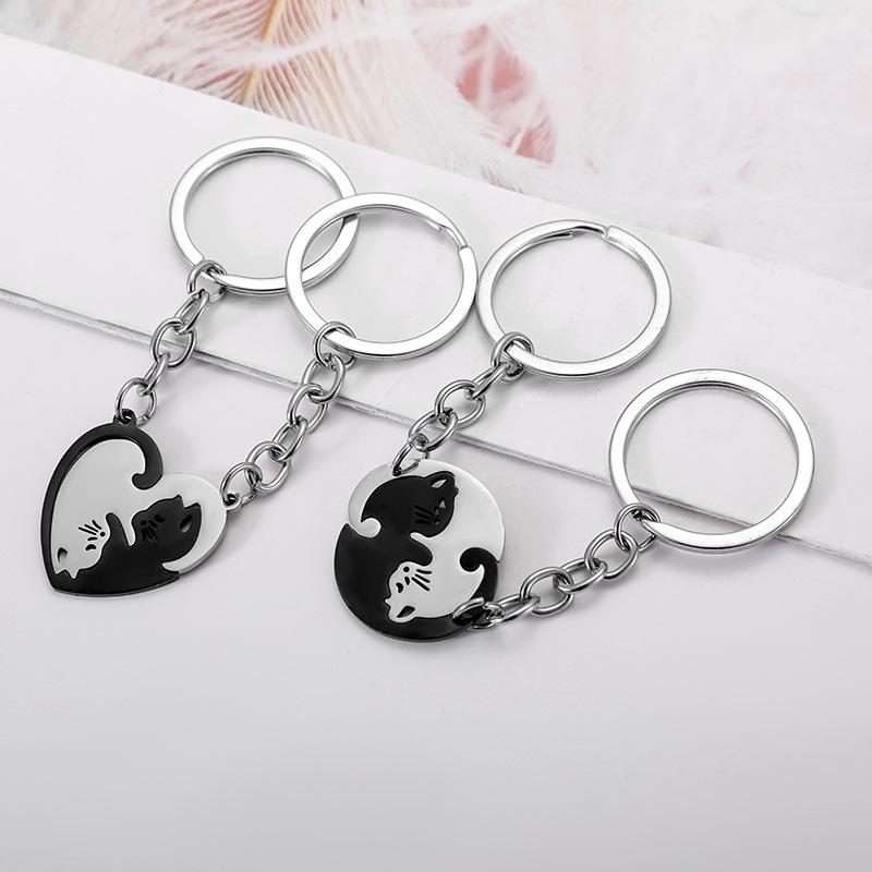 Black & White Love Cat Keychain Pendant for Couples - Stainless Steel Anti-Loss Keyring Accessory
