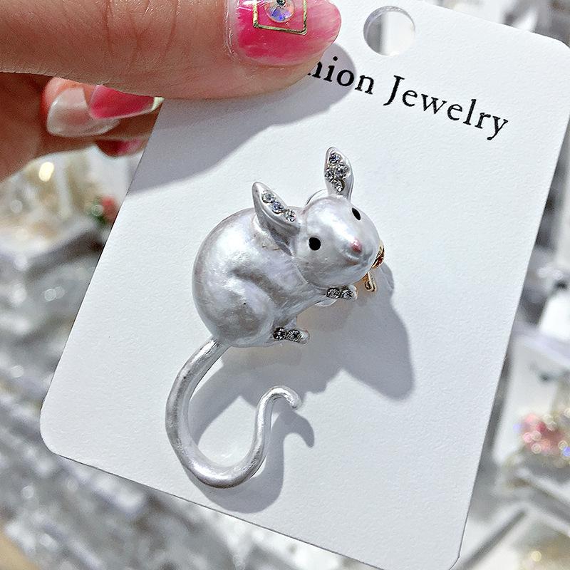 Korean Style Zodiac Rat Cartoon Brooch - Fashionable Animal Pin Accessory