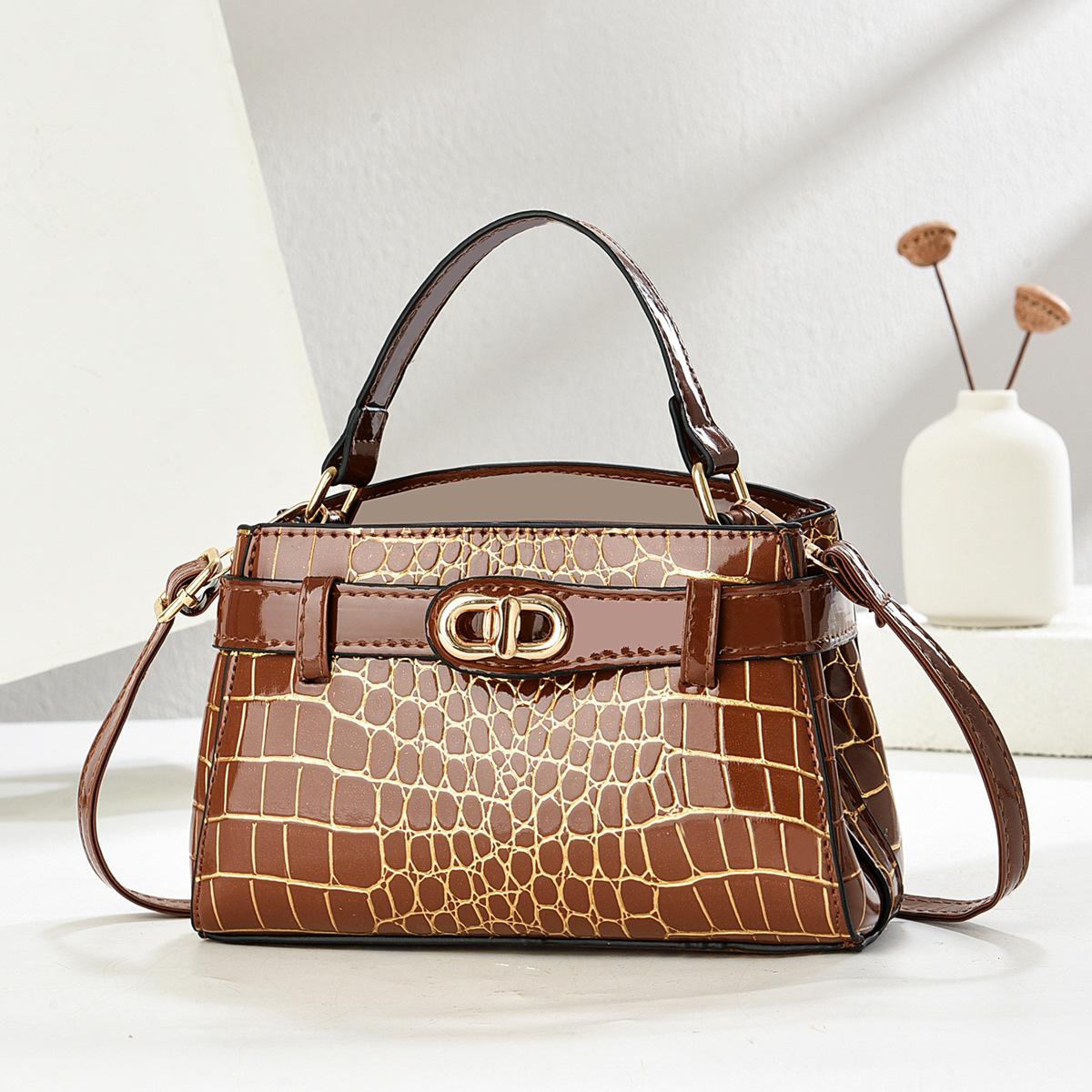 

Crocodile pattern large capacity lightweight luxury high quality soft durable fashion exquisite lightweight commuter outdoor crossbody shoulder bag кавовий